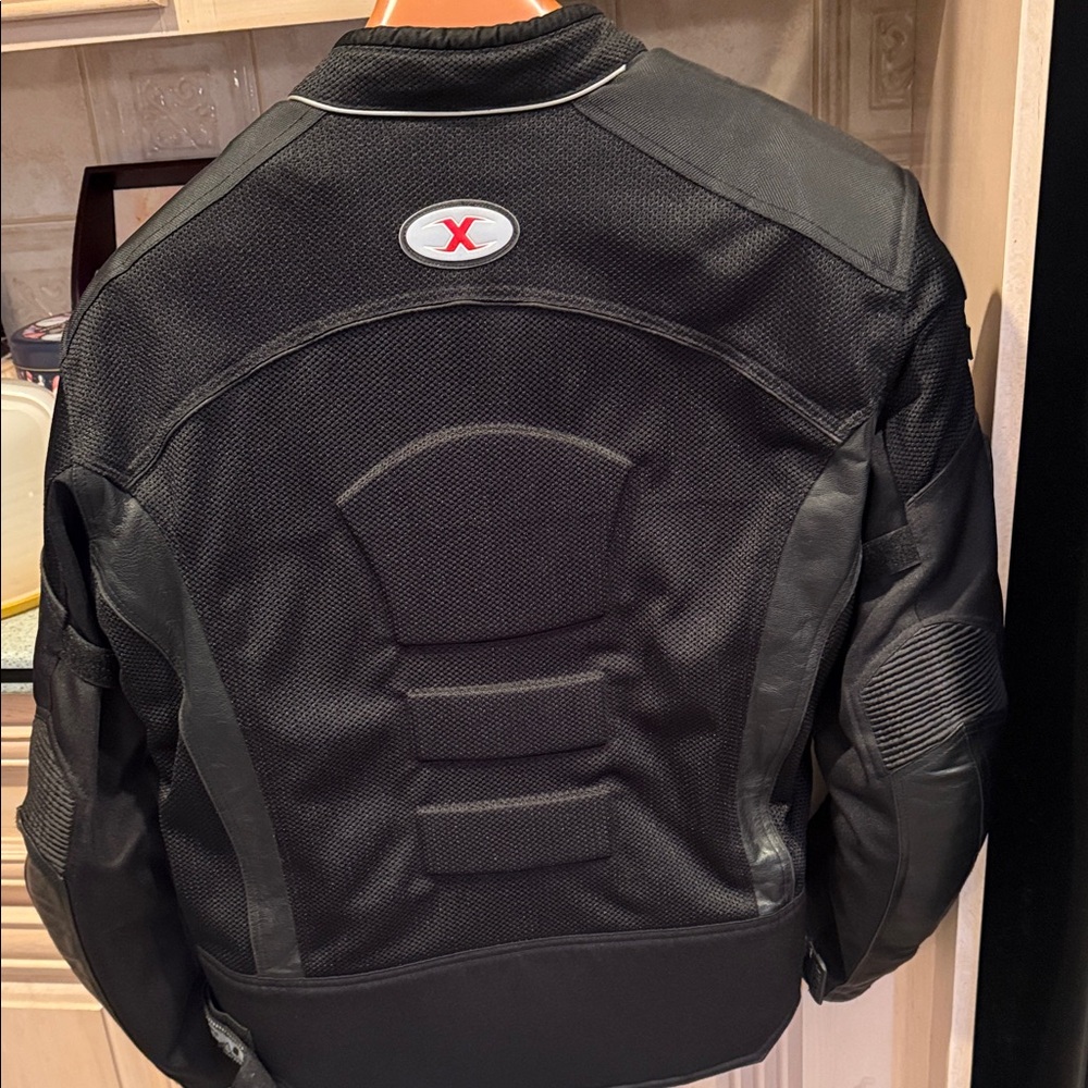 Black Performance Motorcycle Jacket - Picture 6 of 6